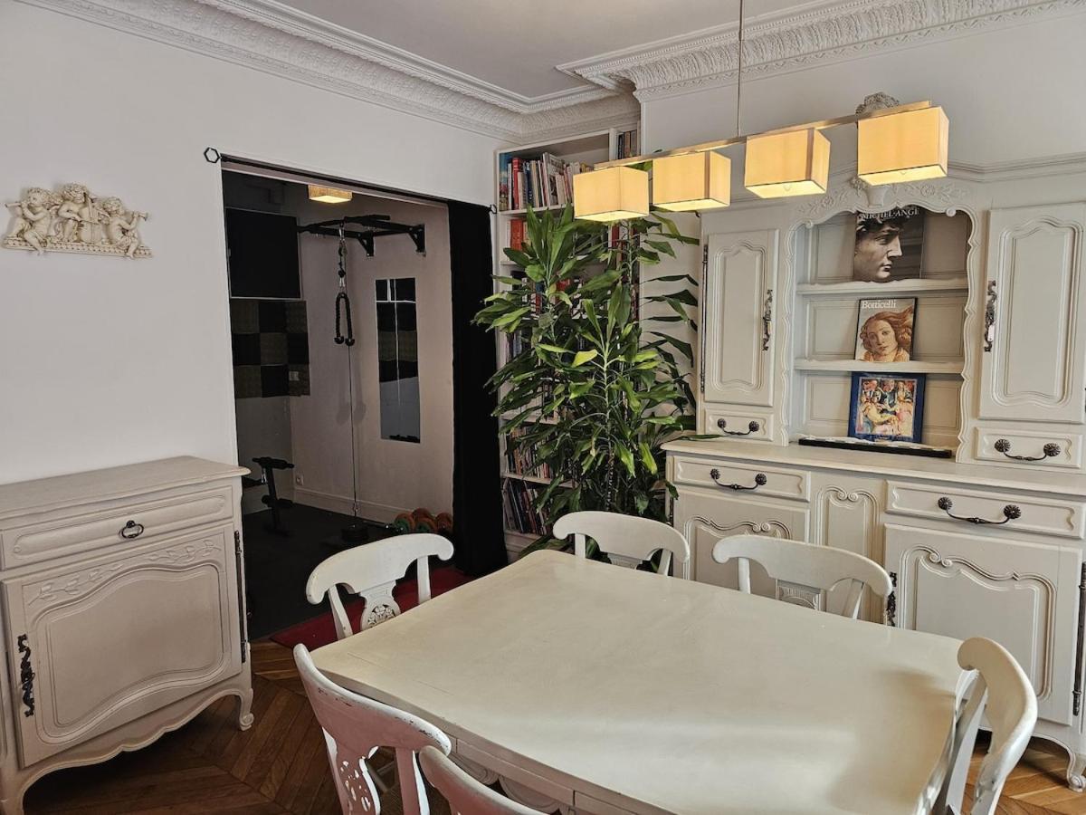 Montmartre Beautiful 67 M2 With Gym & Balcony Parijs