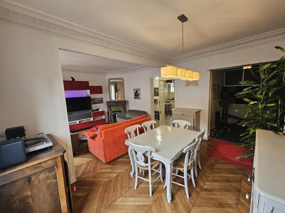 Montmartre Beautiful 67 M2 With Gym & Balcony Appartement Parijs