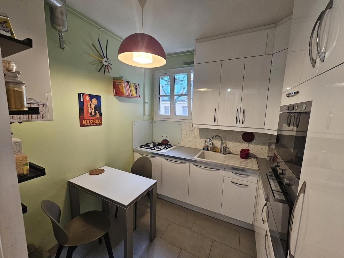Montmartre Beautiful 67 M2 With Gym & Balcony * Parijs