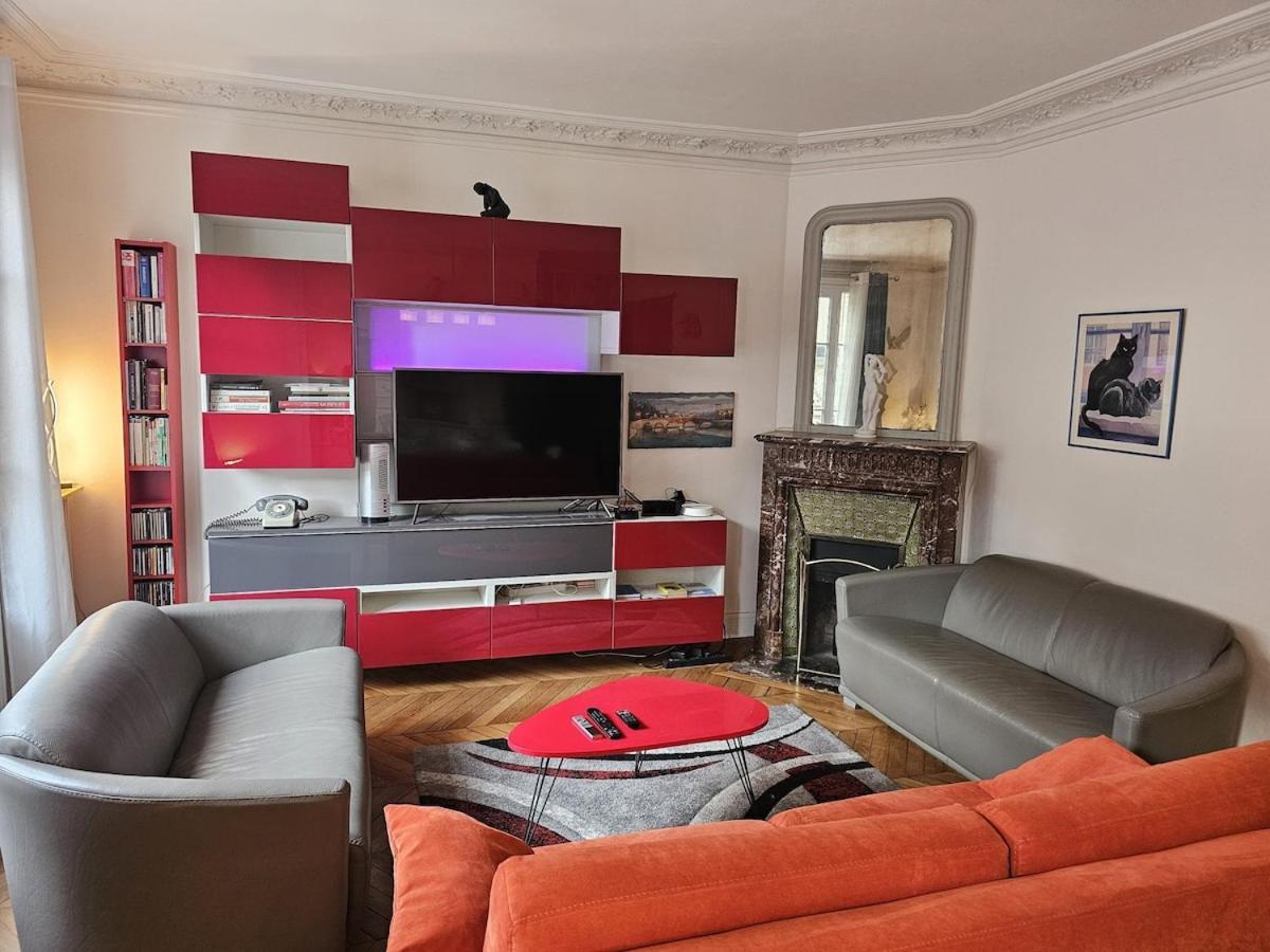 Montmartre Beautiful 67 M2 With Gym & Balcony Parijs